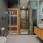 Calm Sauna & Jacuzzi By Oneapartments Апартаменты