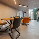 Calm Sauna & Jacuzzi By Oneapartments شقة سوبوت