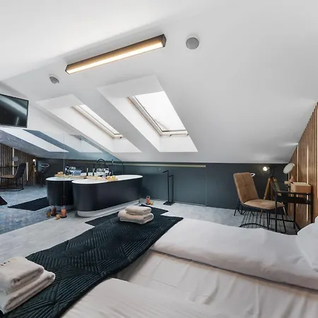 Calm Sauna & Jacuzzi By Oneapartments