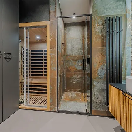 Calm Sauna & Jacuzzi By Oneapartments *