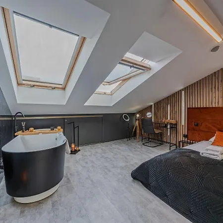 Calm Sauna & Jacuzzi By Oneapartments