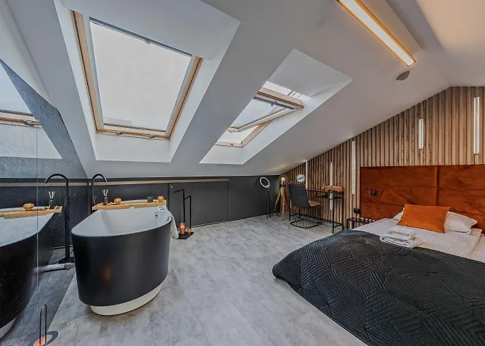 Calm Sauna & Jacuzzi By Oneapartments